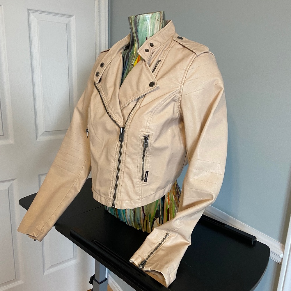 Members Only Faux Leather Bomber Jacket, size Medium